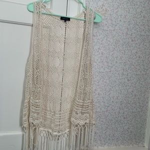 White woven vest with fringe